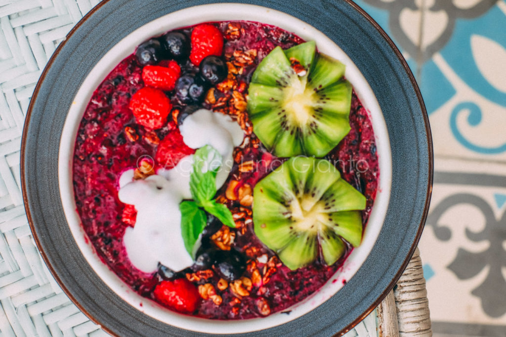 Blueberry Smoothie Bowl at the Mocca Canggu