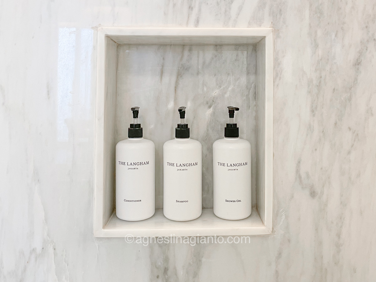 Luxury hotel bathroom amenities