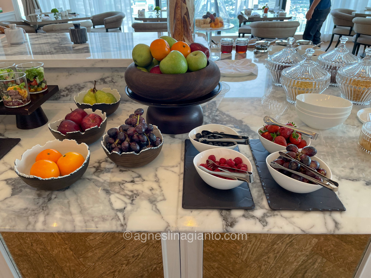A la carte breakfast at the club lounge, Langham Jakarta