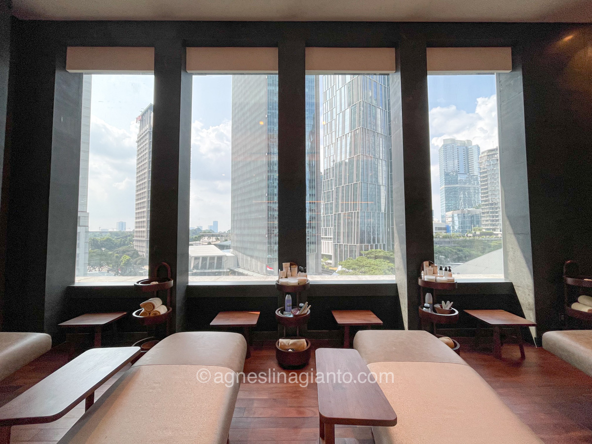 CHUAN Spa interior, Jakarta city view