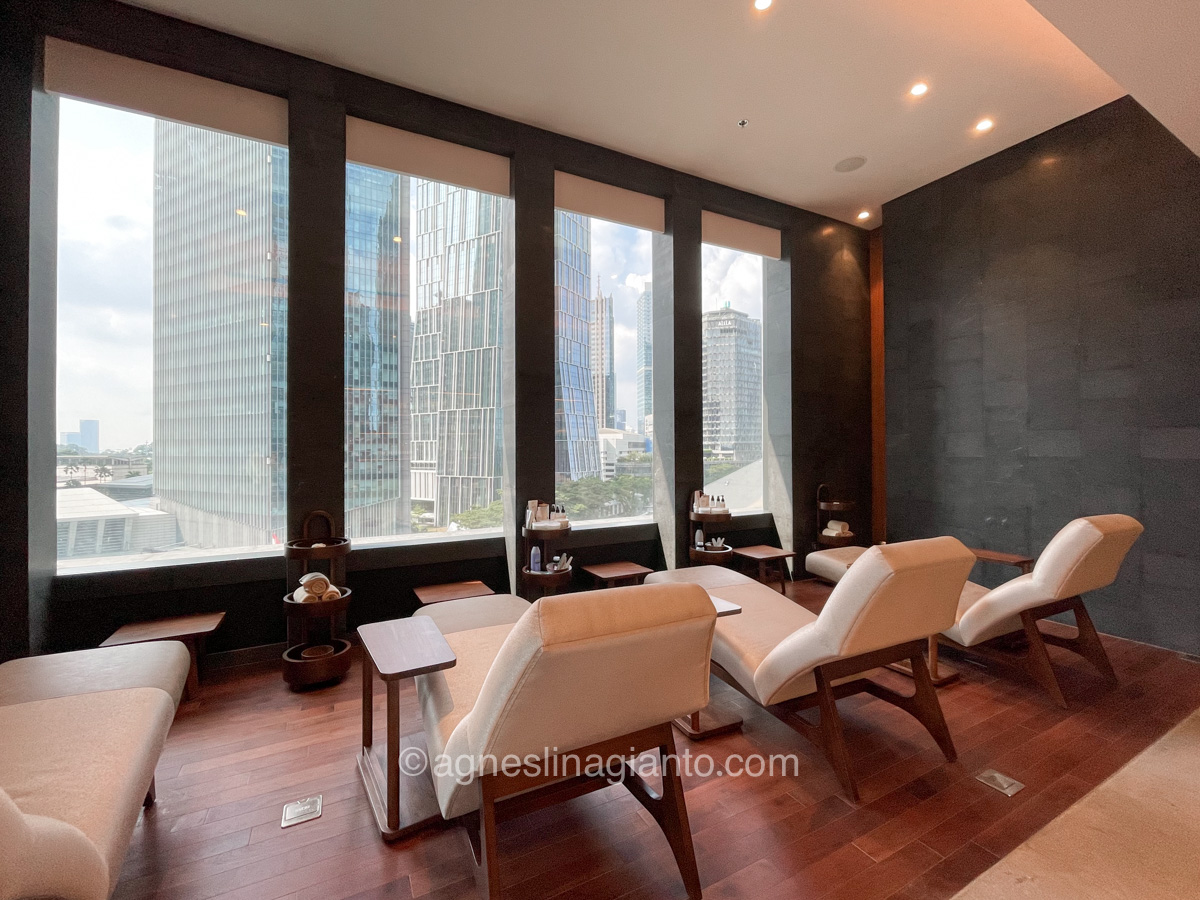 CHUAN Spa interior, Jakarta city view