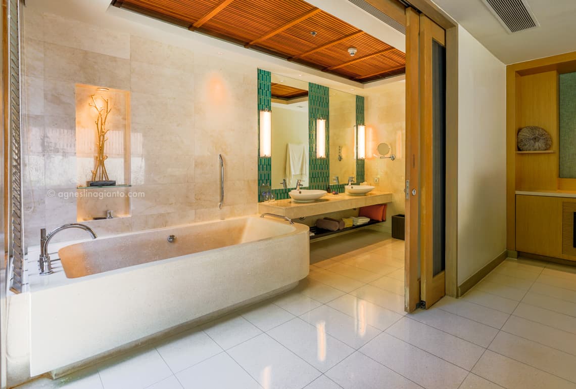 Bathroom at 1 Bedroom Villa, 1 King, Garden view, Plunge pool
