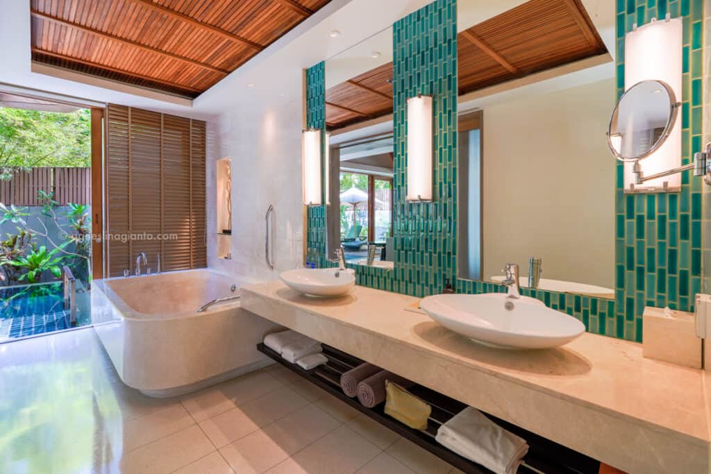Bathroom at 1 Bedroom Villa, 1 King, Garden view, Plunge pool