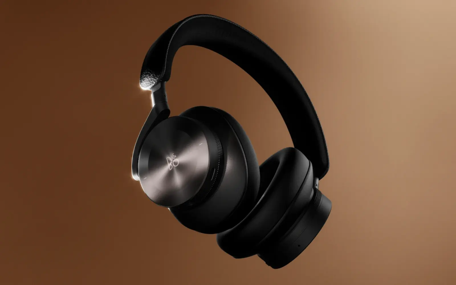 Bang & Olufsen Beoplay H95. A luxury travel review by The Luxe Destination