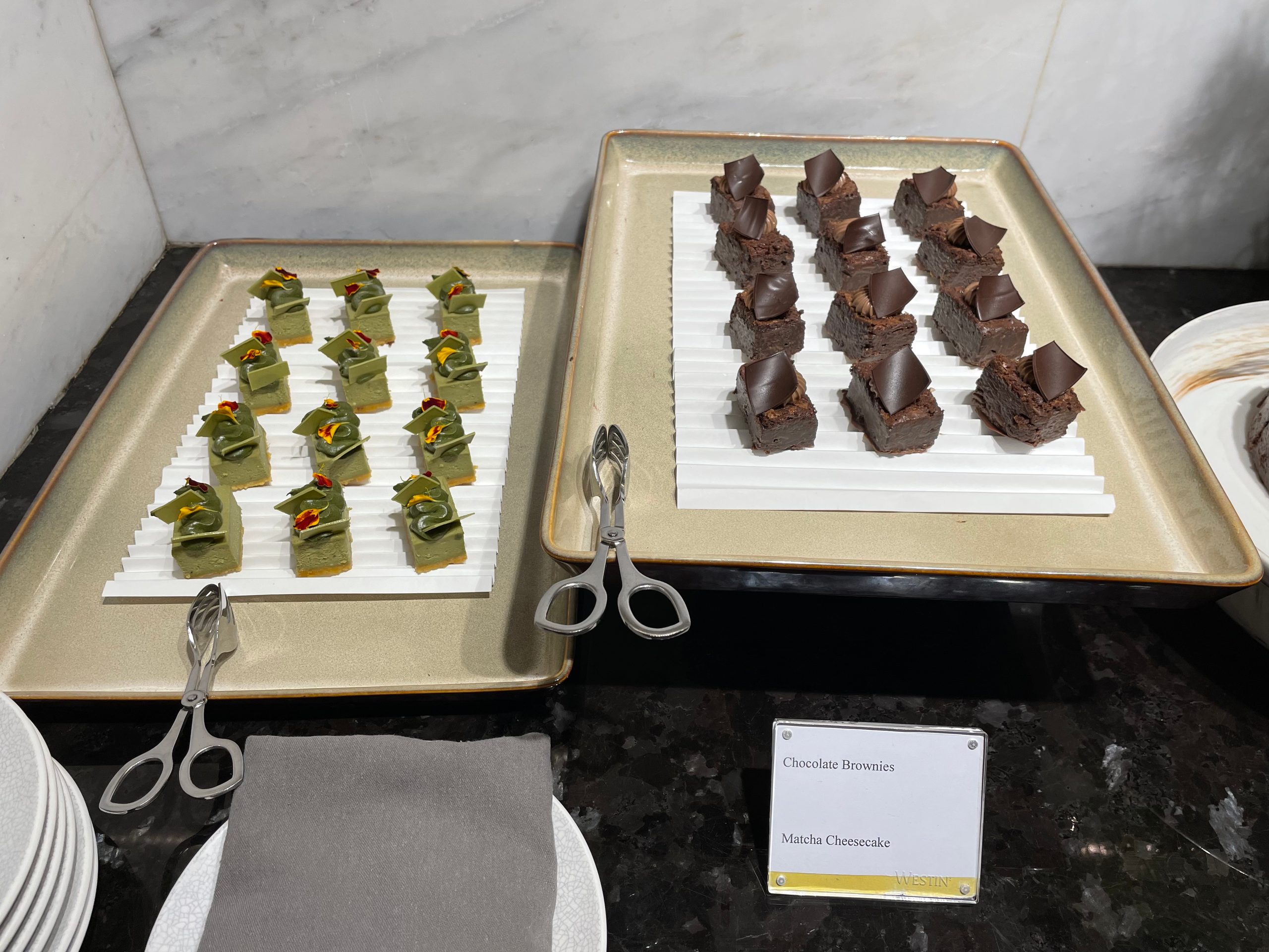 Evening canapés and free-flow drinks in the Westin Club lounge at The Westin Jakarta