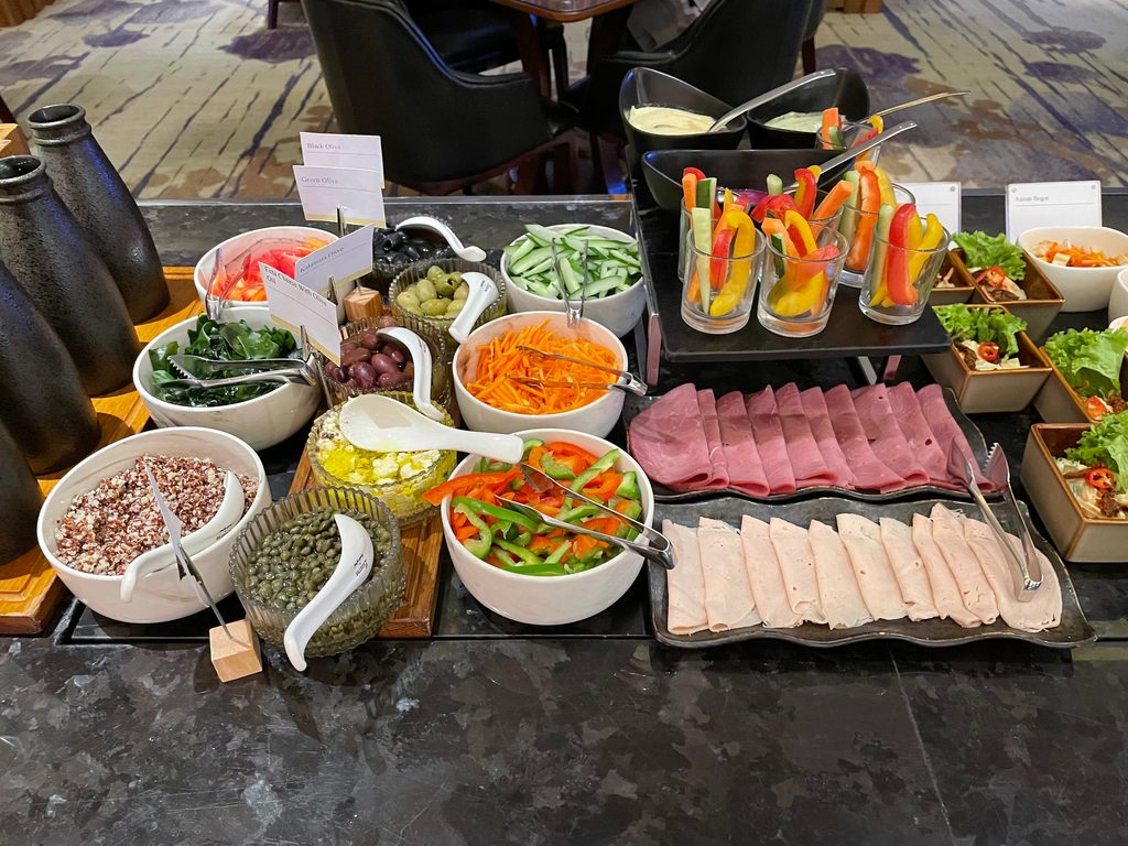 Evening canapés and free-flow drinks in the Westin Club lounge at The Westin Jakarta