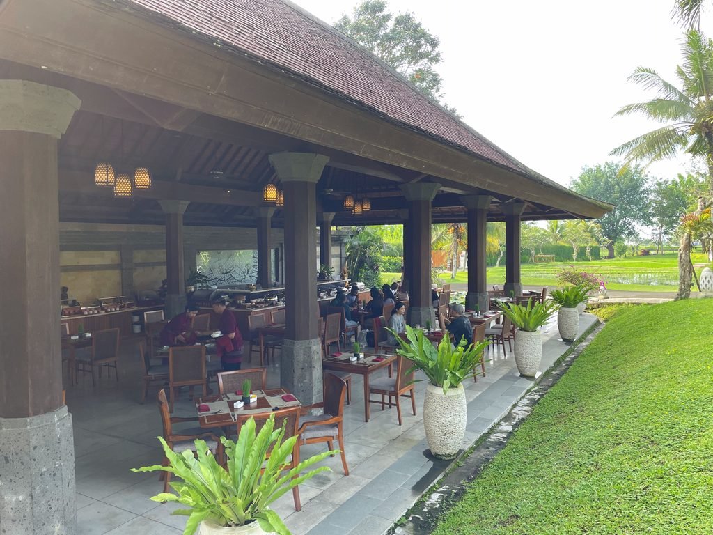 The long open-sided terrace of Lesung restaurant at Visesa Ubud during breakfast